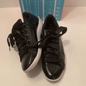 PUMA VIKKY RIBBON P Women's Black Sneaker - Size: 9.5- Style: 366417-01